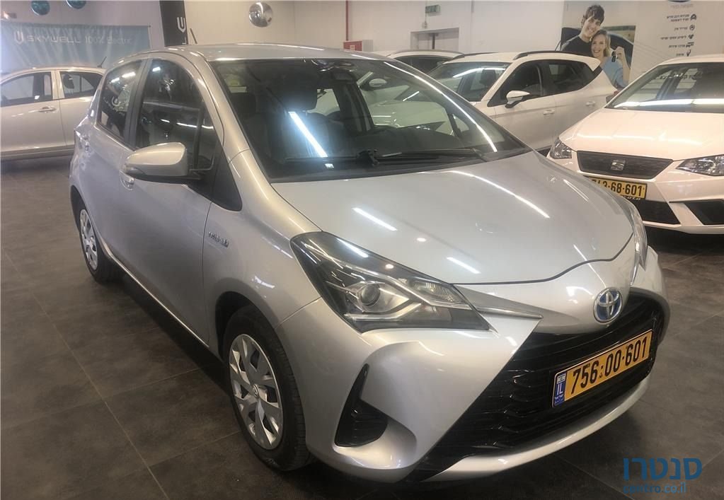 2019' Toyota Yaris טויוטה יאריס photo #1