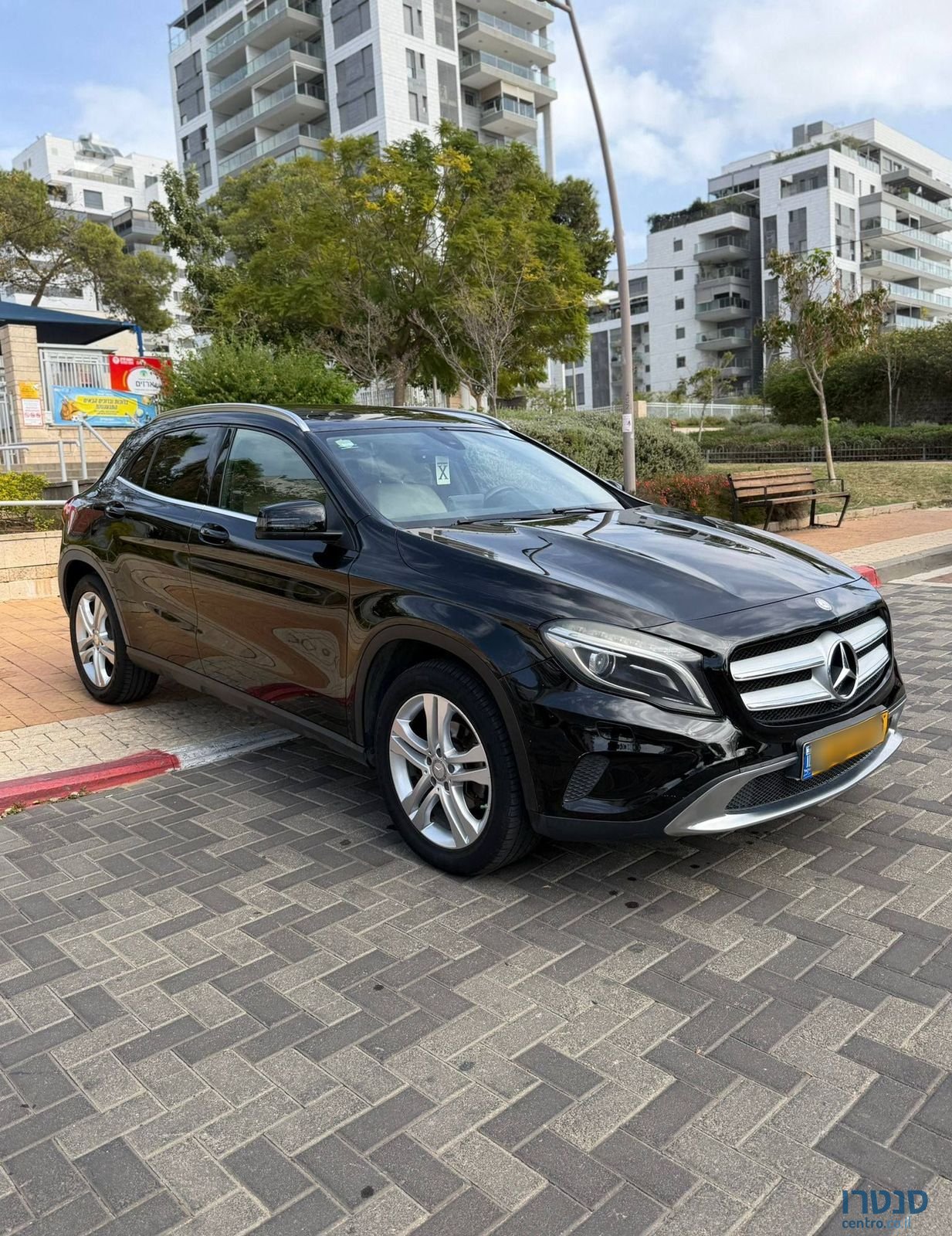 2017' Mercedes-Benz GLA מרצדס-בנץ photo #1