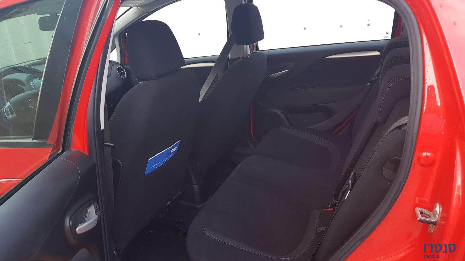 2013' Fiat Punto Lounge photo #6