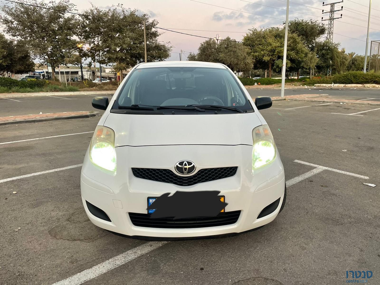 2010' Toyota Yaris טויוטה יאריס photo #1