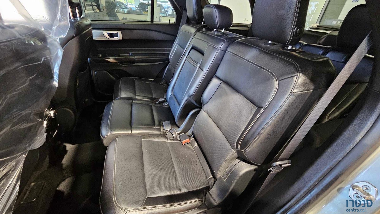 2020' Ford Explorer photo #7