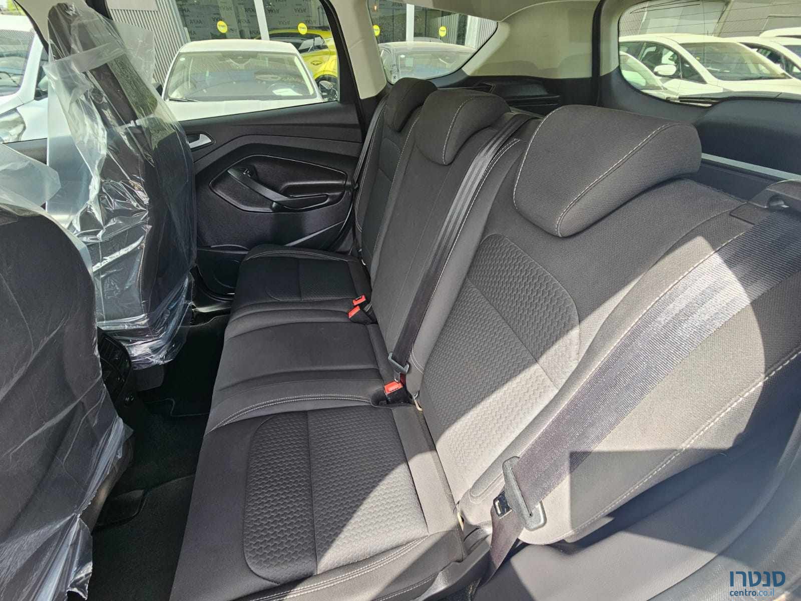 2018' Ford Kuga photo #6