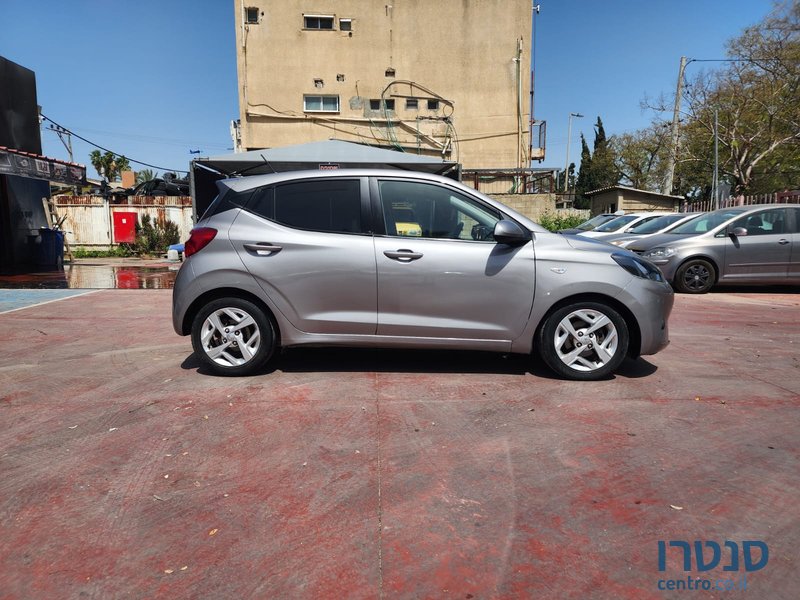 2020' Hyundai i10 photo #3