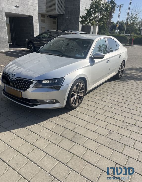 2017' Skoda Superb סקודה סופרב photo #2