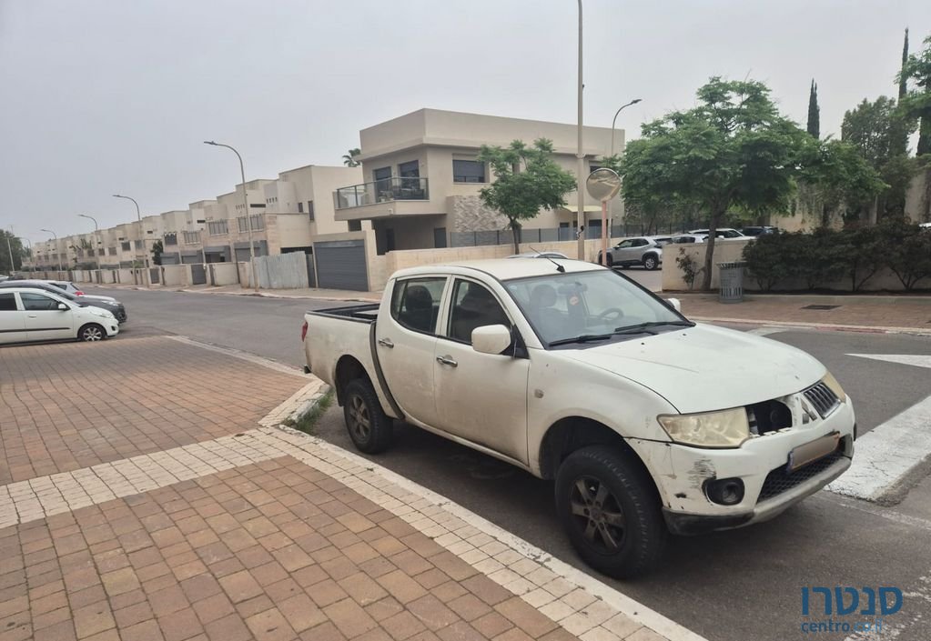 2011' Mitsubishi L200 מיצובישי טרייטון photo #1