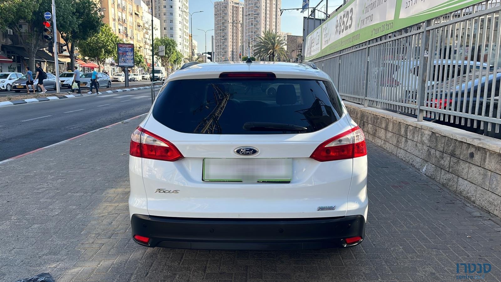 2012' Ford Focus photo #5