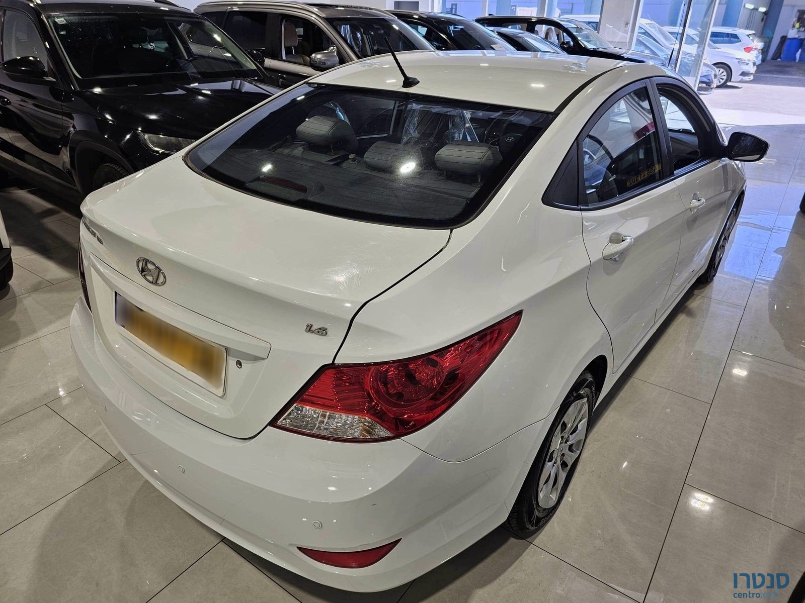 2015' Hyundai i25 photo #3