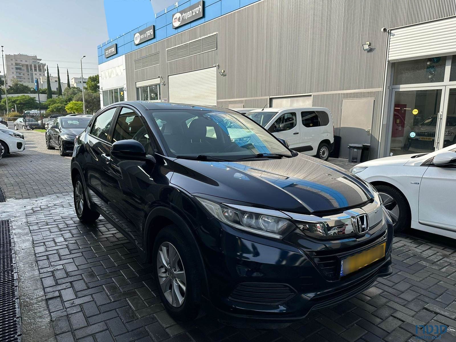 2019' Honda HR-V photo #2