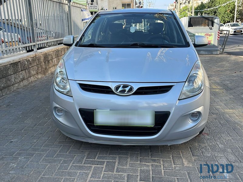 2012' Hyundai i20 photo #3