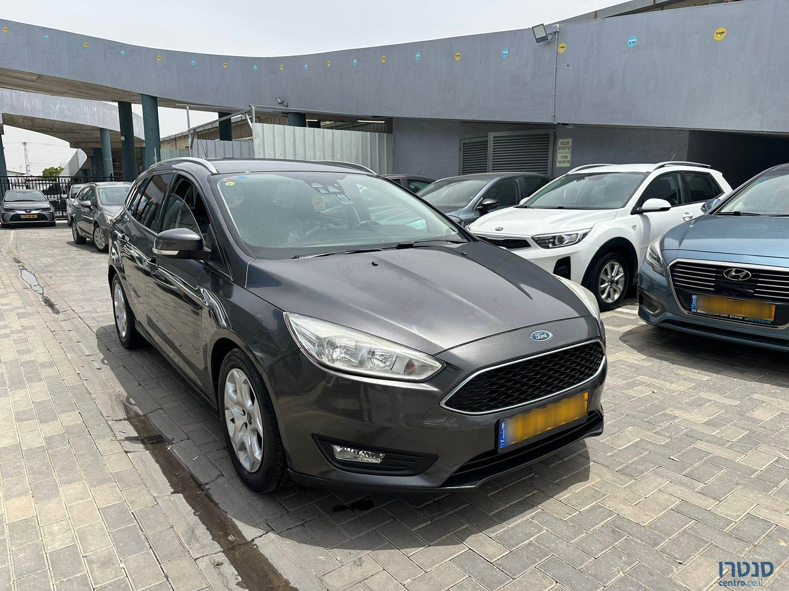 2016' Ford Focus photo #2