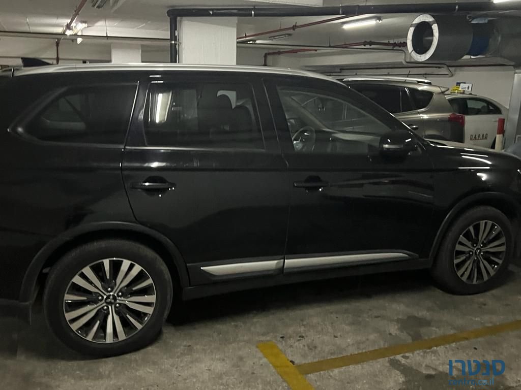 2019' Mitsubishi Outlander מיצובישי אאוטלנדר photo #2