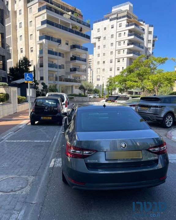 2018' Skoda Superb סקודה סופרב photo #2