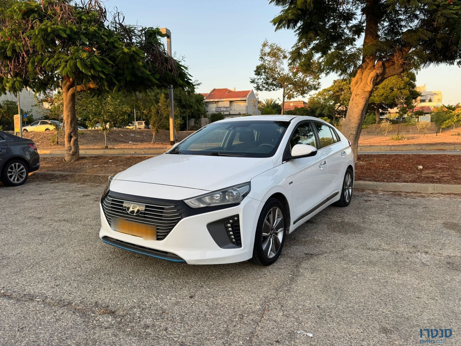 2019' Hyundai Ioniq photo #5