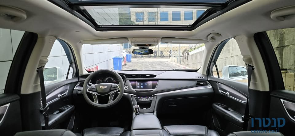 2017' Cadillac XT5 photo #6