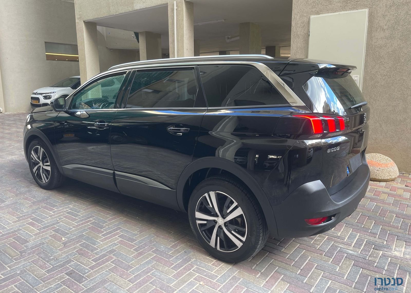 2020' Peugeot 5008 פיג'ו photo #4