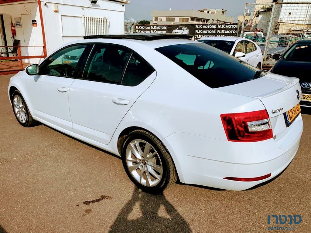 2019' Skoda Octavia photo #4