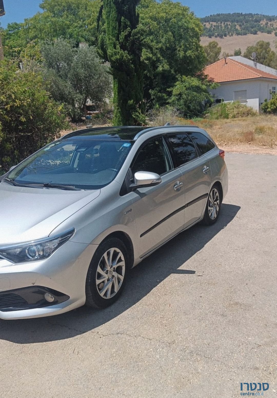 2017' Toyota Auris טויוטה אוריס photo #2