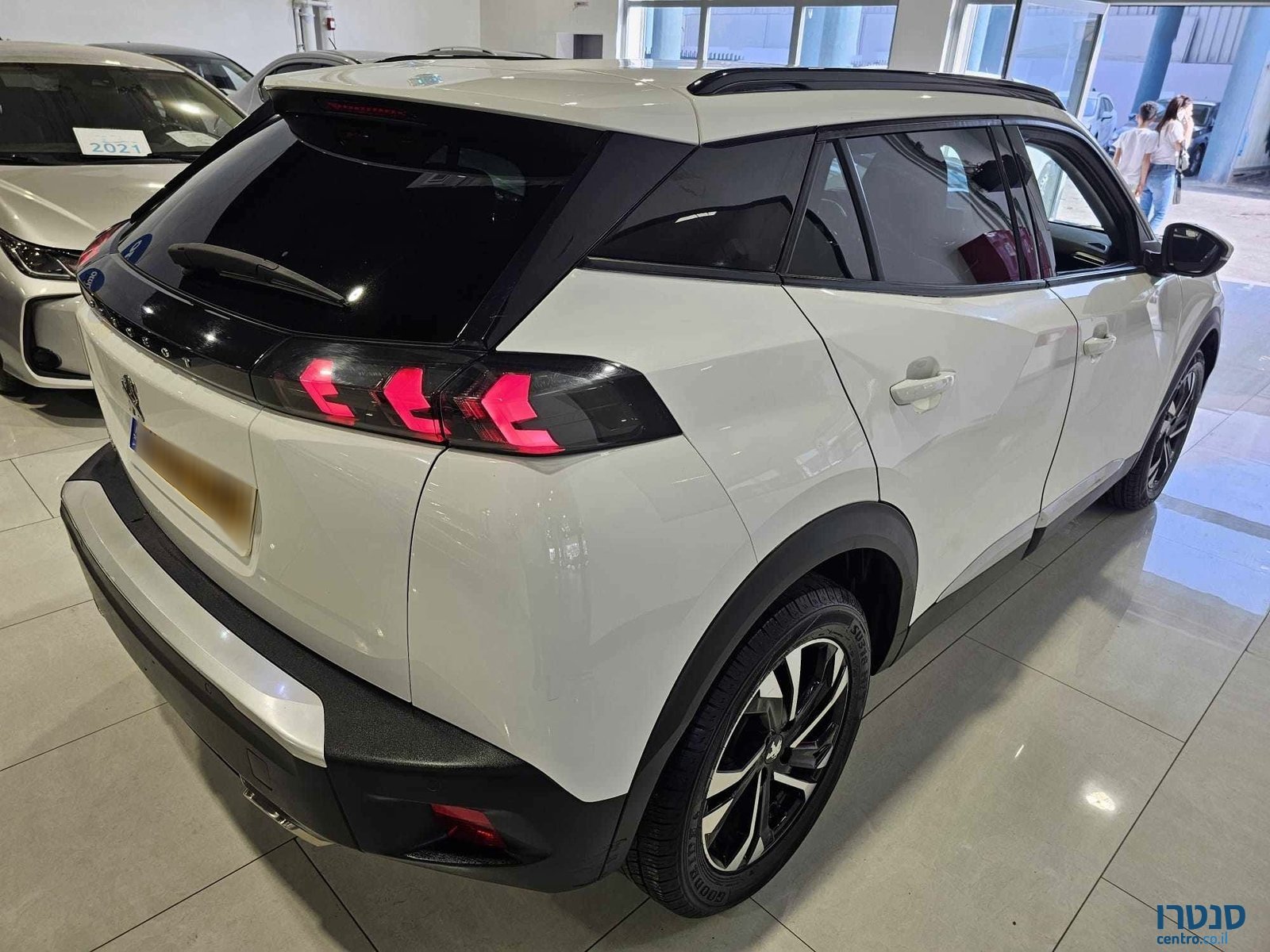 2021' Peugeot 2008 photo #3