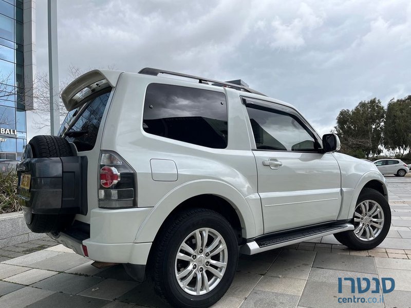 2018' Mitsubishi Pajero מיצובישי פג'רו photo #3