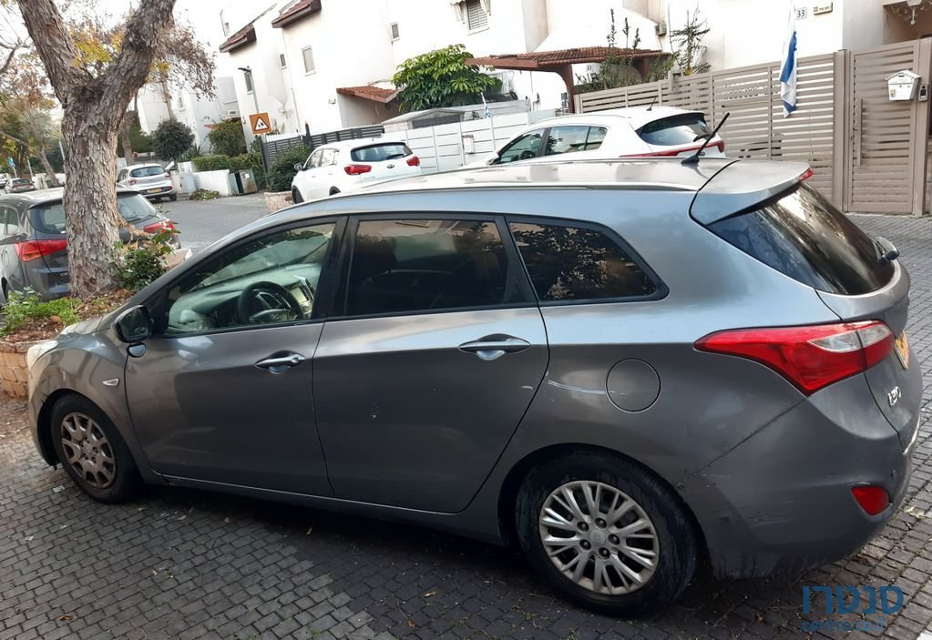 2014' Hyundai i30 יונדאי photo #3