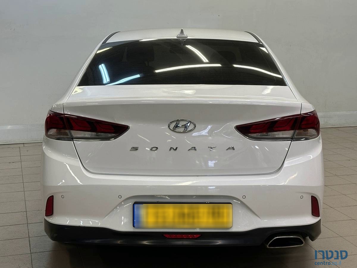 2019' Hyundai Sonata photo #2