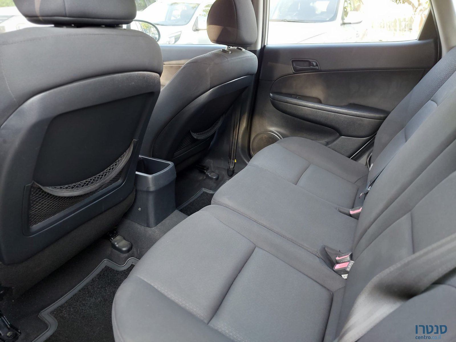 2011' Hyundai i30 photo #7