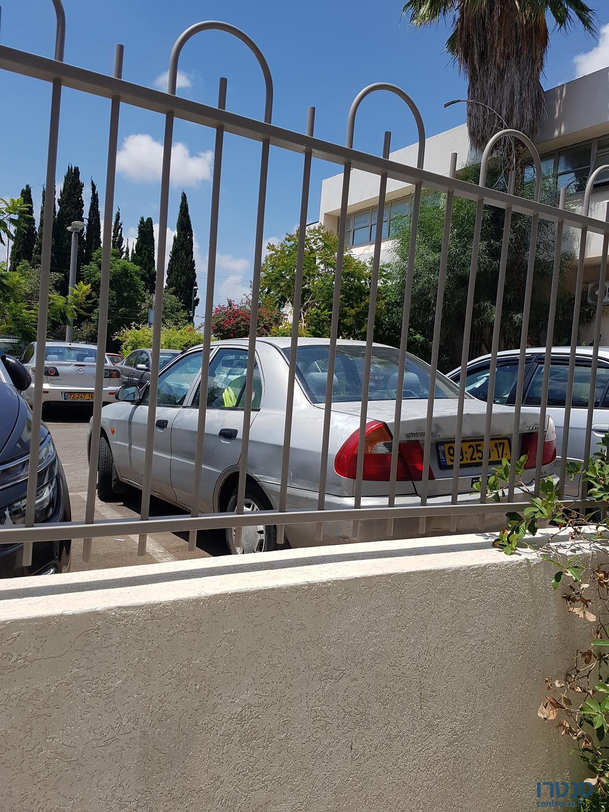 2000' Mitsubishi Lancer GLX photo #2