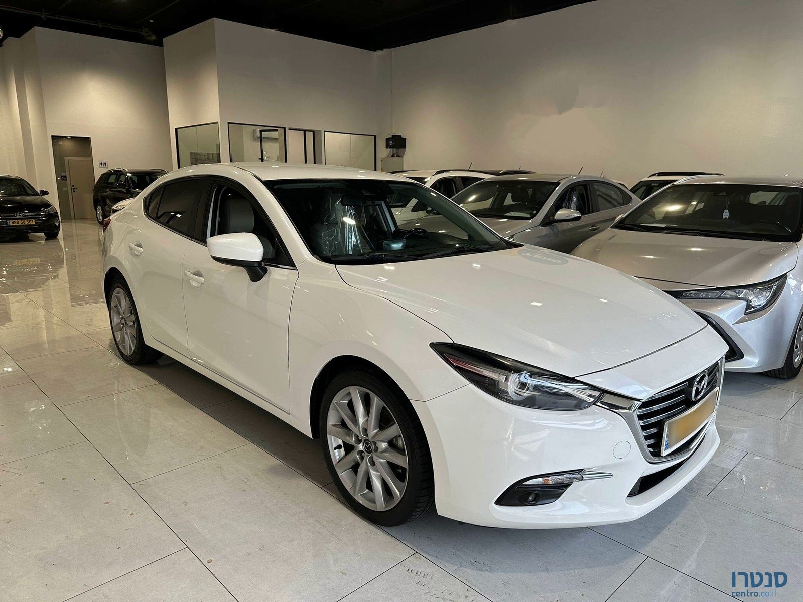 2017' Mazda 3 photo #2