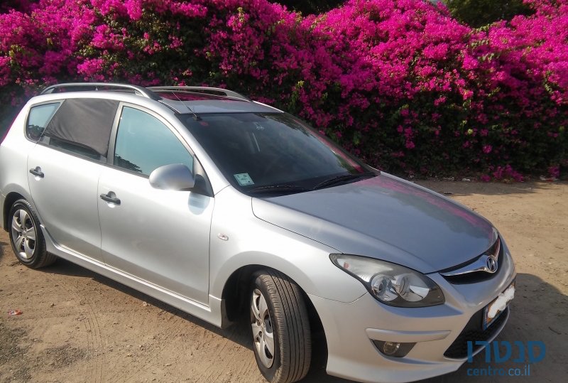 2011' Hyundai i30 photo #1