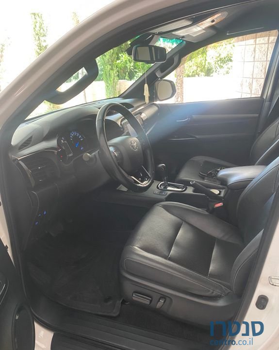 2022' Toyota Hilux 4x4 טויוטה היילקס photo #3