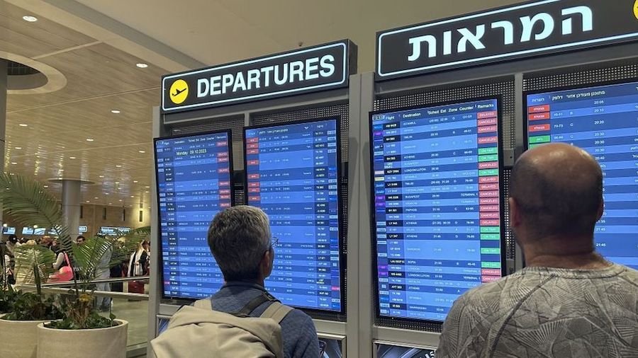 More than 40 airlines canceled flights to Israel amid the Hamas attacks, but some are already resuming service — see the list