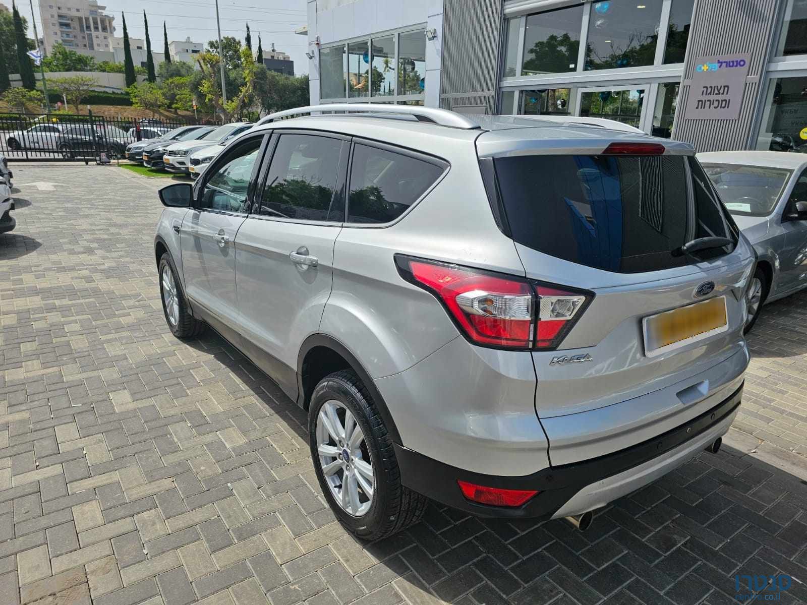 2018' Ford Kuga photo #4
