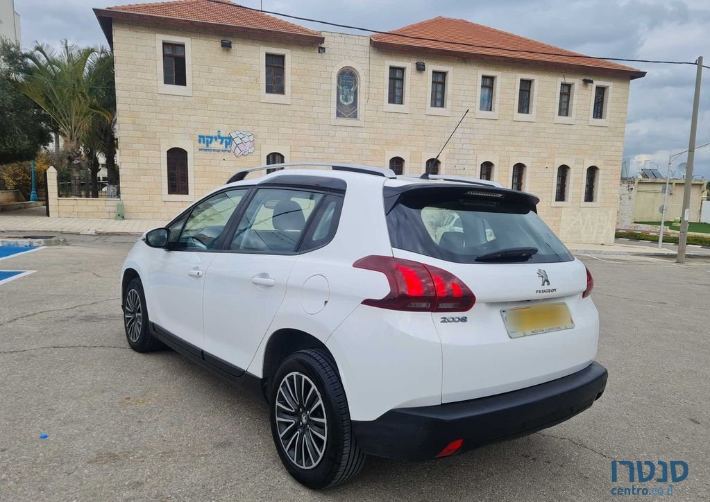 2018' Peugeot 2008 פיג'ו photo #5
