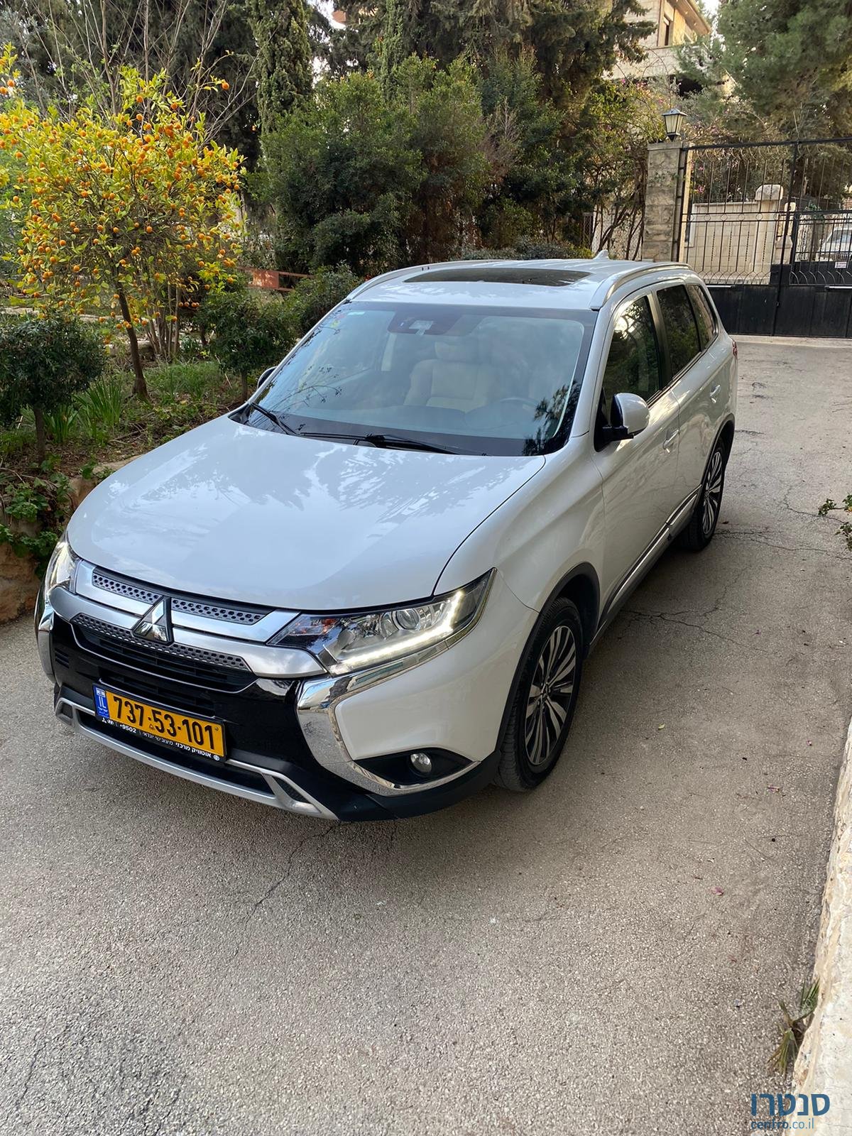 2019' Mitsubishi Outlander Instyle photo #7