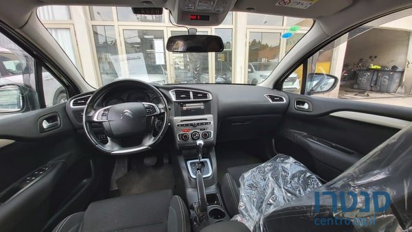 2016' Citroen C4 photo #3