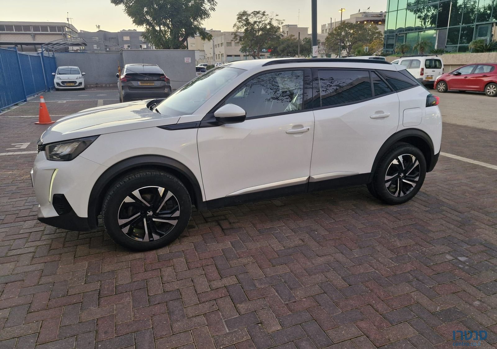 2020' Peugeot 2008 פיג'ו photo #4