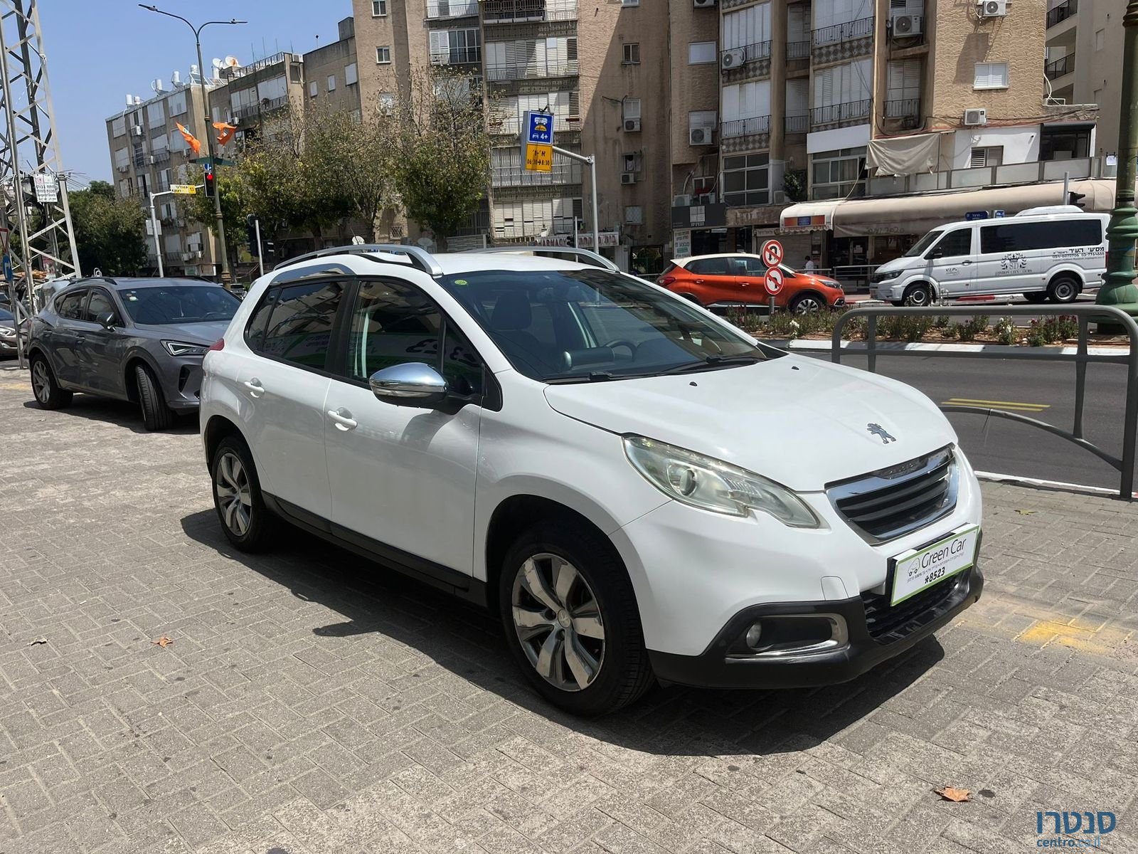 2015' Peugeot 2008 photo #5