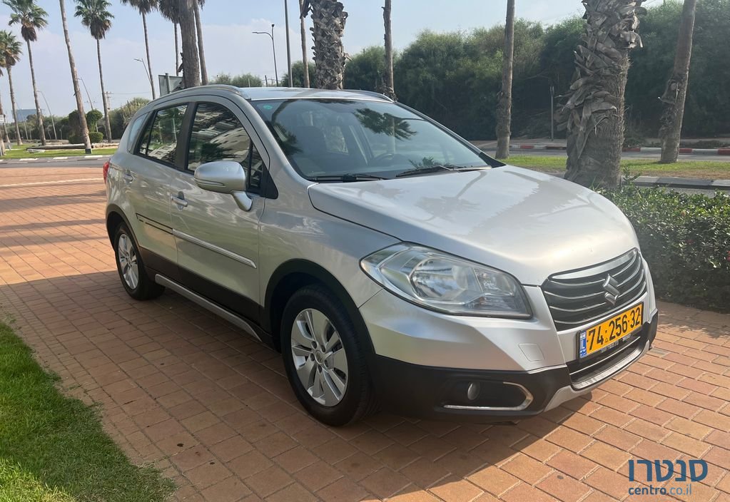 2014' Suzuki SX4 סוזוקי קרוסאובר photo #1