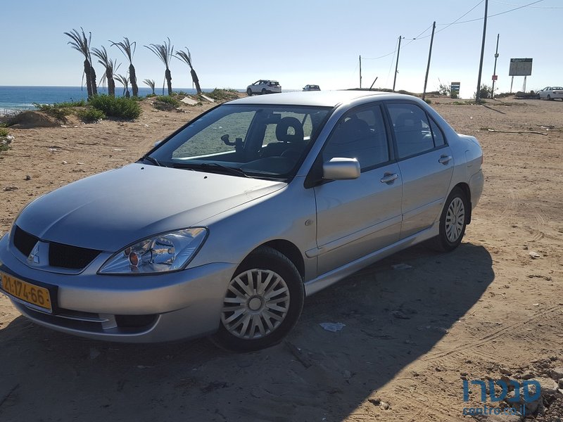 2008' Mitsubishi Lancer photo #4