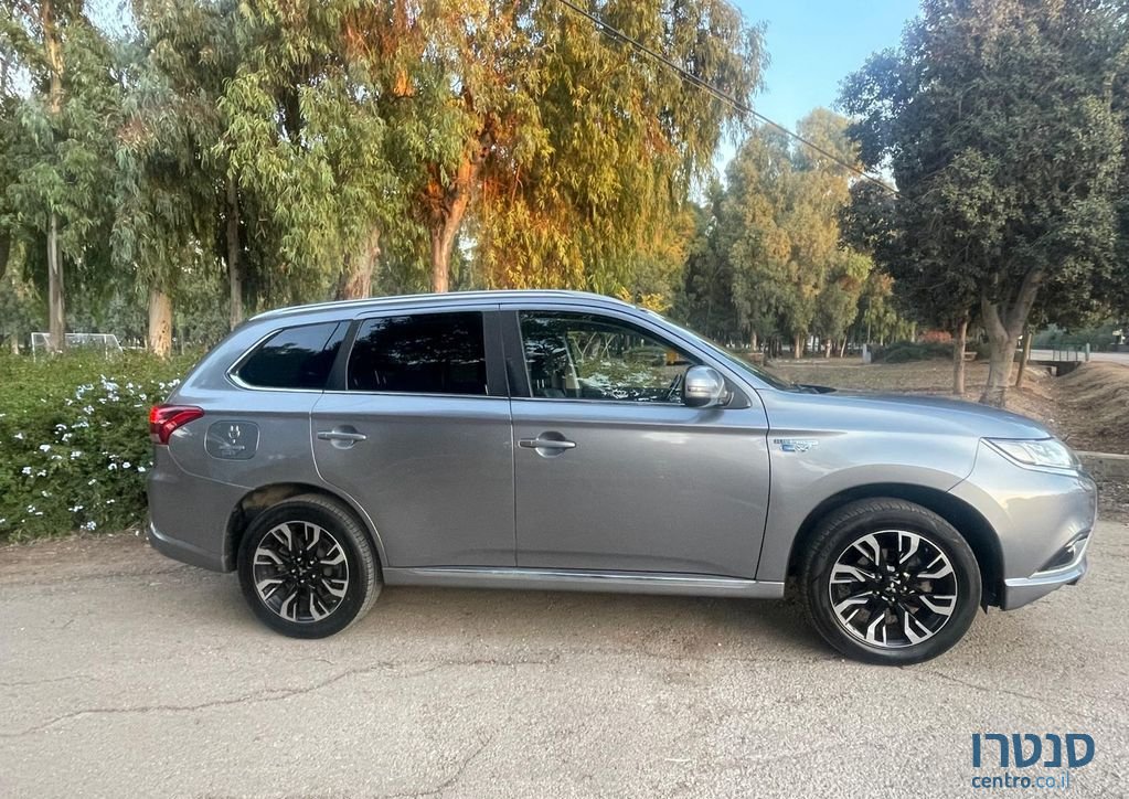 2018' Mitsubishi Outlander מיצובישי אאוטלנדר photo #1