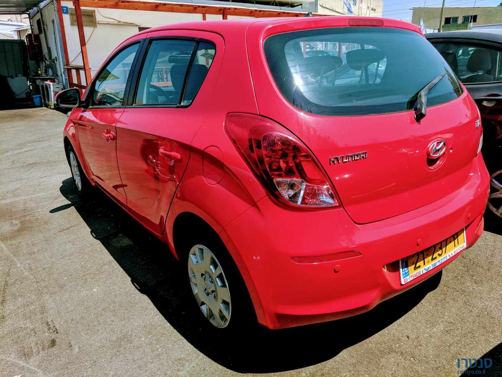 2013' Hyundai i20 photo #3