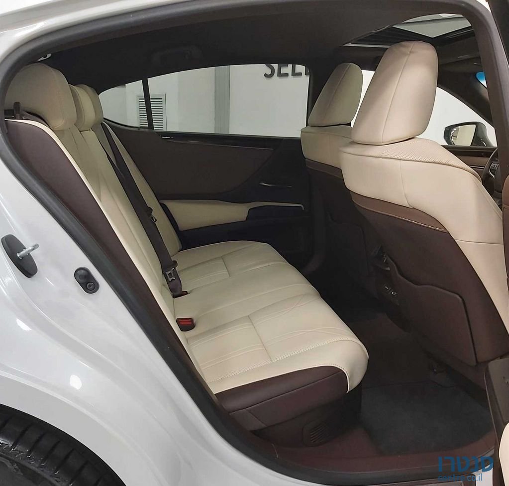 2021' Lexus Es300H לקסוס photo #5