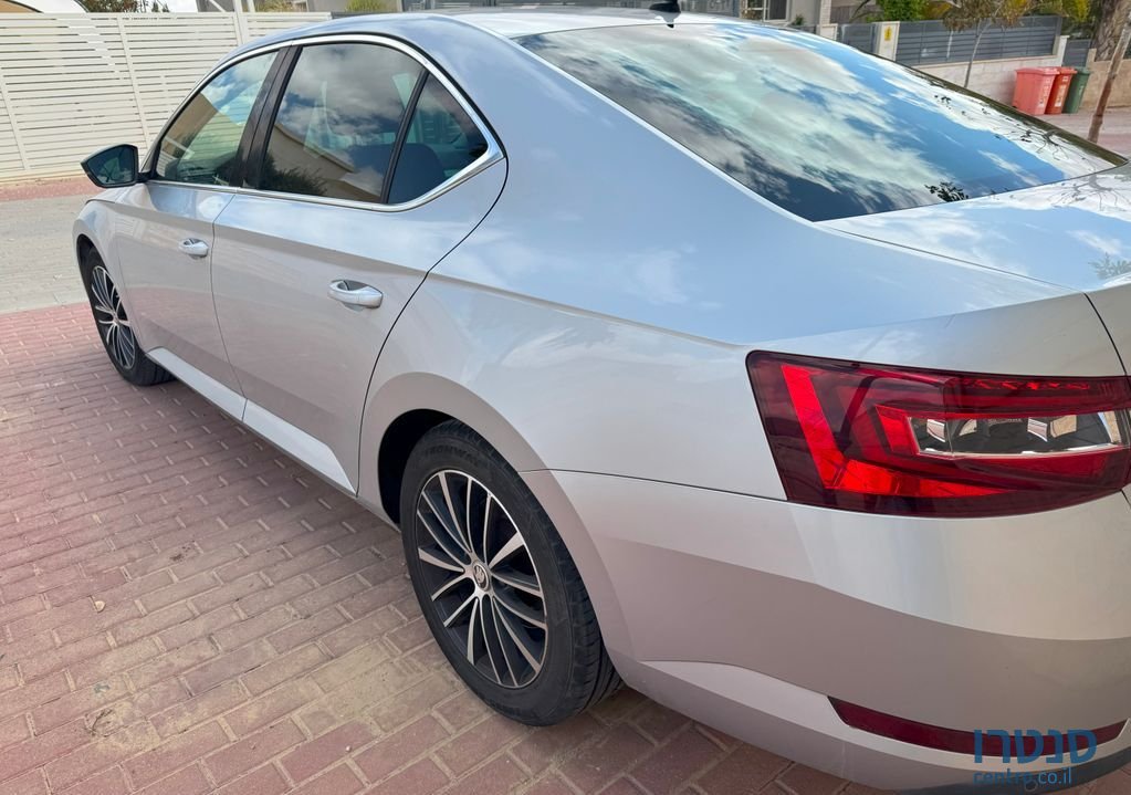 2019' Skoda Superb סקודה סופרב photo #5