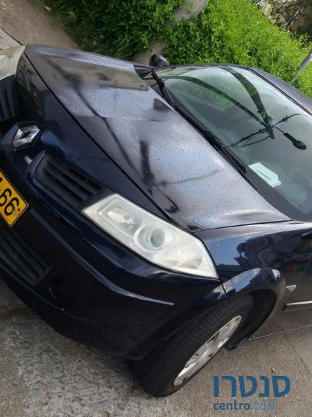 2008' Renault Megane photo #1