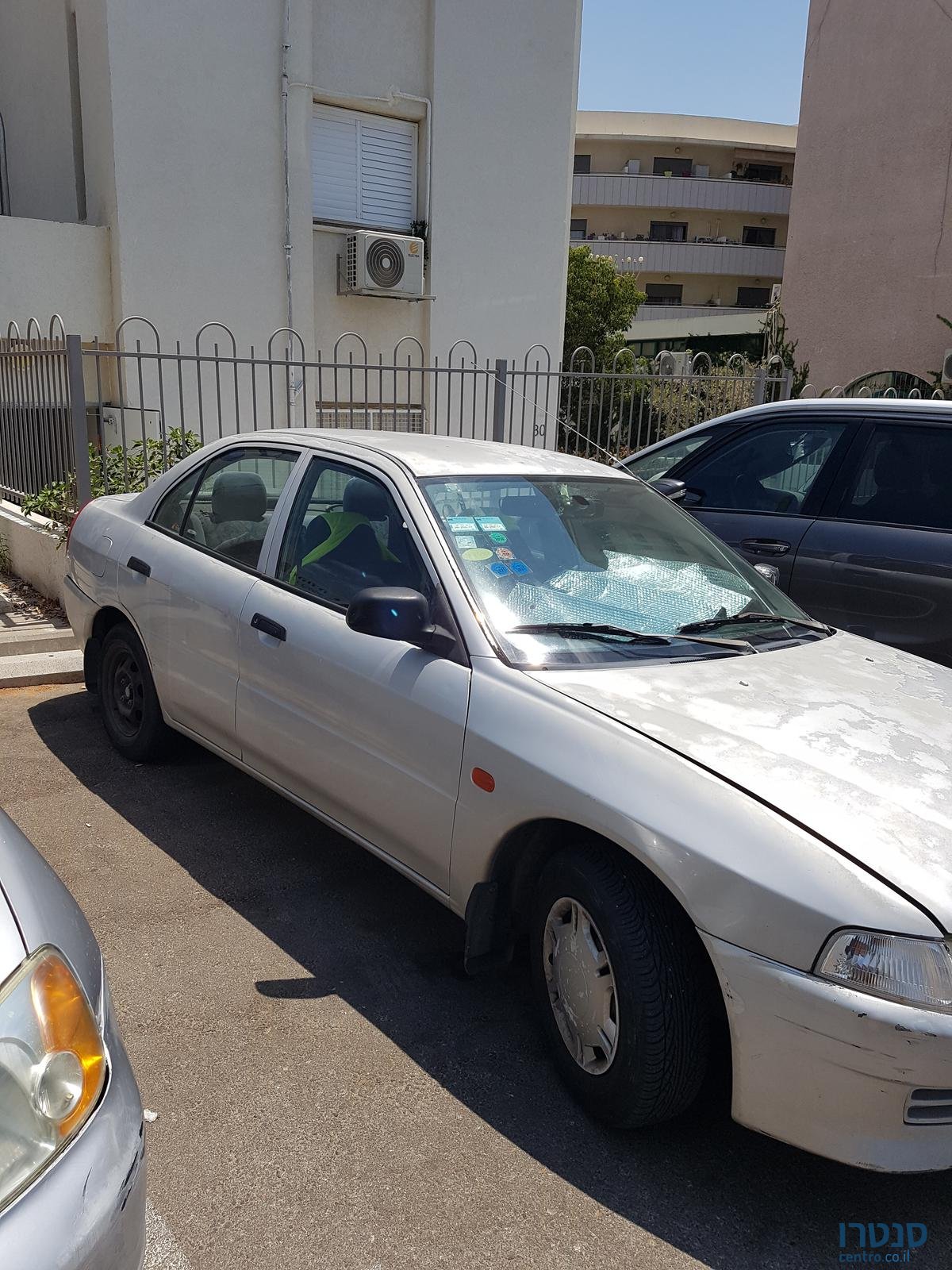 2000' Mitsubishi Lancer GLX photo #3