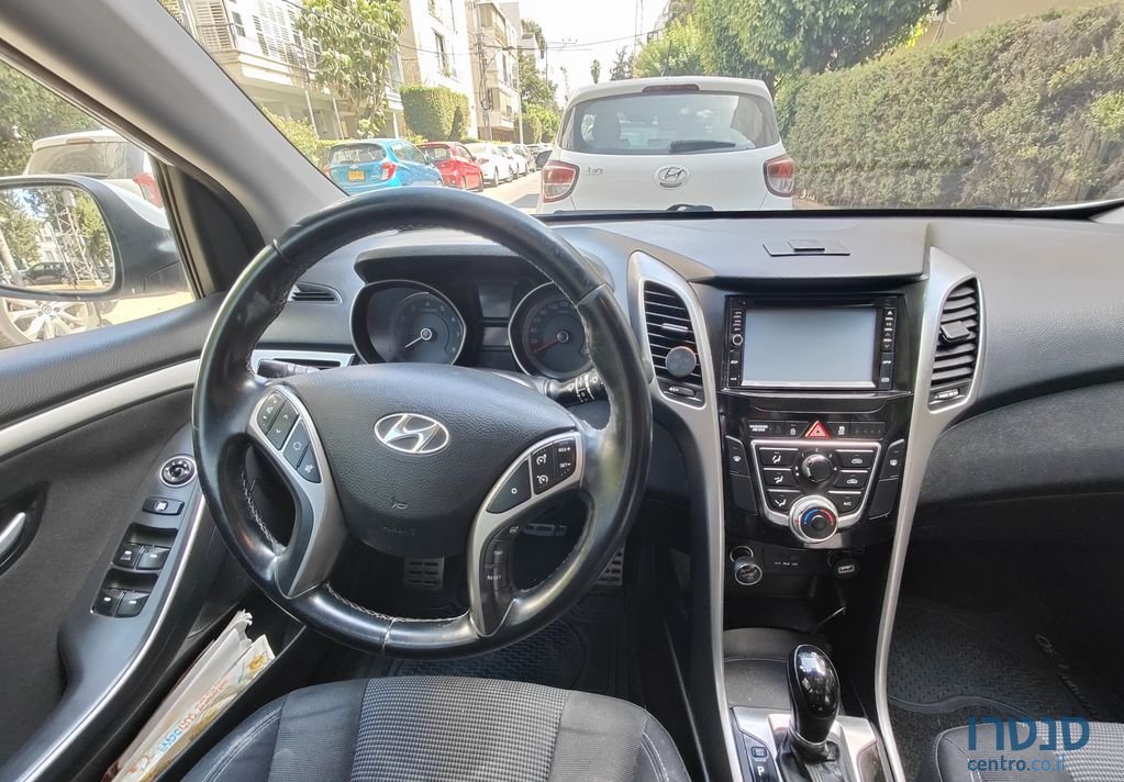 2012' Hyundai i30 יונדאי photo #2