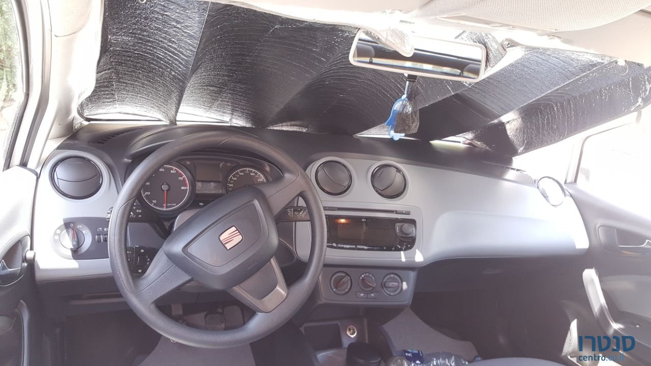 2013' SEAT Ibiza photo #6