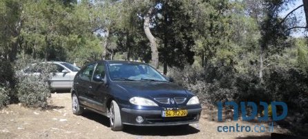 2001' Renault photo #2