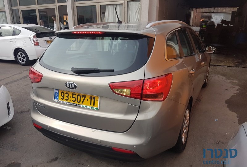 2014' Kia Ceed photo #2