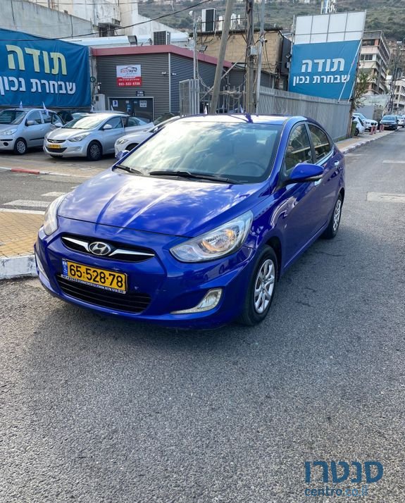 2011' Hyundai i25 יונדאי photo #2